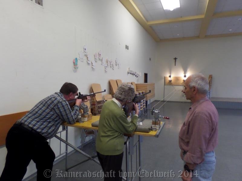 SAM_0194.JPG - auch der Obmann versucht es
