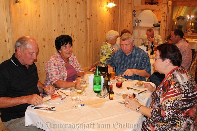 071.jpg