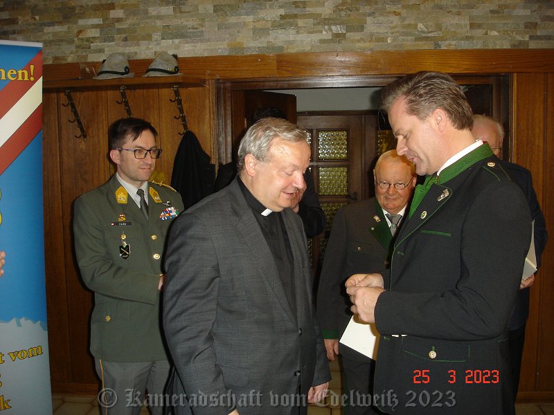 040.jpg -                                